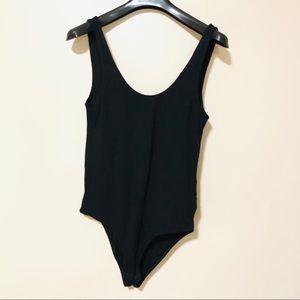 ❤️ 3/$30 NWT Gap Black Ribbed bodysuit